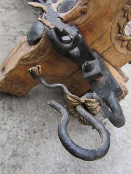 Antique-Italian-Carriage Axle-Siciliaans-wagenschot-Arrière-de-charrette-italienne-Francesco-Petrarca-Crammichele-Ragusa-Catania-00027